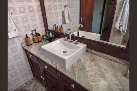 Apartamento à venda com 200m², 4 quartos e 1 vagaBanheiro da Suíte