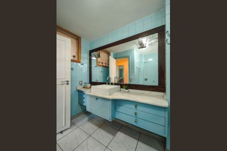 Apartamento à venda com 200m², 4 quartos e 1 vagaBanheiro Corredor