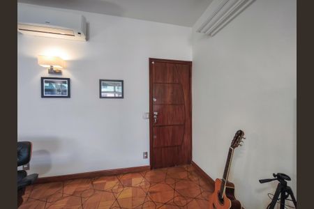 Apartamento à venda com 200m², 4 quartos e 1 vagaEntrada