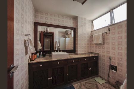 Apartamento à venda com 200m², 4 quartos e 1 vagaBanheiro da Suíte