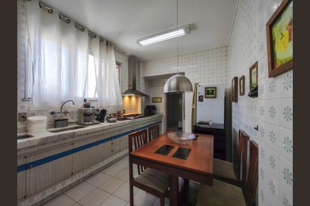 Apartamento à venda com 200m², 4 quartos e 1 vagaCozinha