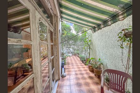 Apartamento à venda com 220m², 3 quartos e 1 vagaVaranda