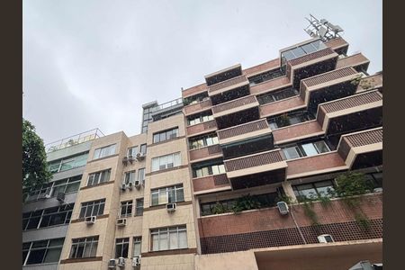 Apartamento à venda com 40m², 1 quarto e 1 vagaFachada