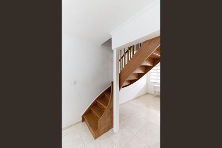 Casa para alugar com 140m², 3 quartos e 1 vagaEscada