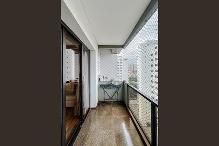 Apartamento à venda com 244m², 5 quartos e 4 vagasVaranda da Sala