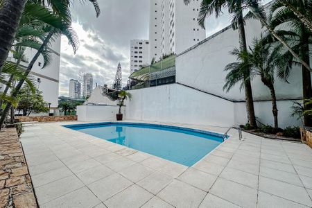 Apartamento à venda com 244m², 5 quartos e 4 vagasÁrea comum - Piscina