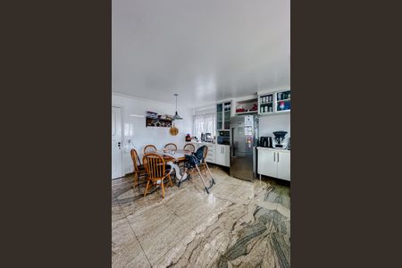 Apartamento à venda com 244m², 5 quartos e 4 vagasCozinha