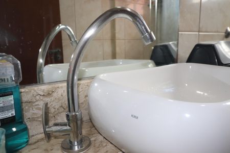 Casa à venda com 150m², 3 quartos e 3 vagasBanheiro 2