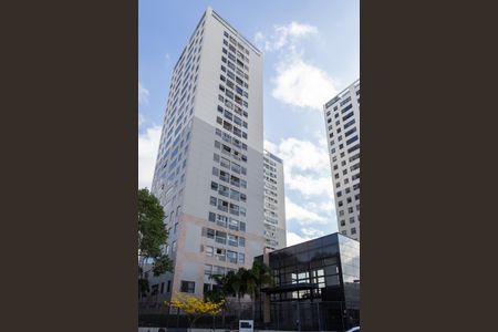 Apartamento para alugar com 70m², 2 quartos e 2 vagasFachada