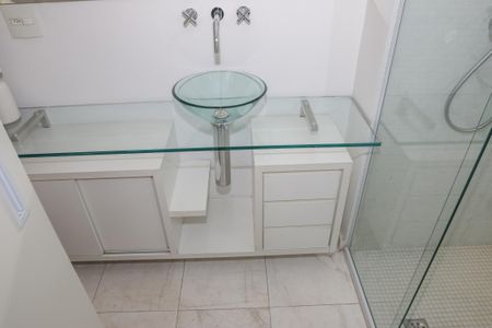 Apartamento para alugar com 70m², 2 quartos e 2 vagasBanheiro Social