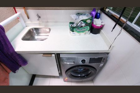 Apartamento à venda com 45m², 2 quartos e sem vaga Apartamento à venda com 45m², 2 quartos e sem vagaBanheiro