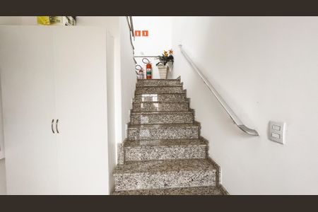 Apartamento para alugar com 25m², 1 quarto e sem vaga Apartamento para alugar com 25m², 1 quarto e sem vagaEscada