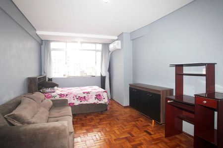 Sala/Quarto de apartamento à venda com 1 quarto, 50m² em Centro Histórico, Porto Alegre