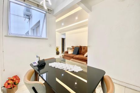 Sala de apartamento à venda com 2 quartos, 80m² em Copacabana, Rio de Janeiro