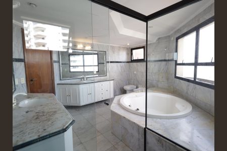 Apartamento para alugar com 637m², 4 quartos e 4 vagasBanheiro da Suíte