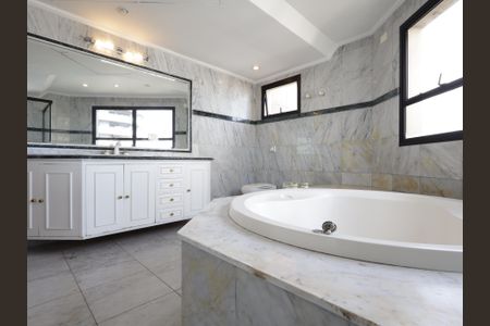 Apartamento para alugar com 637m², 4 quartos e 4 vagasBanheiro da Suíte