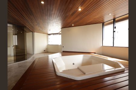 Apartamento para alugar com 637m², 4 quartos e 4 vagasJacuzzi