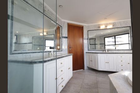 Apartamento para alugar com 637m², 4 quartos e 4 vagasBanheiro da Suíte