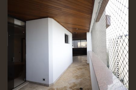 Apartamento para alugar com 637m², 4 quartos e 4 vagasVaranda/Área comum Salão