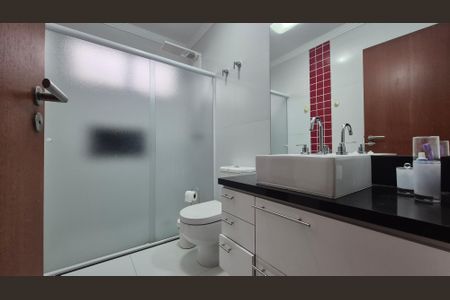 Casa à venda com 208m², 2 quartos e 2 vagasBanheiro 