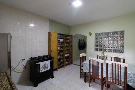 Casa à venda com 110m², 3 quartos e 2 vagas Casa à venda com 110m², 3 quartos e 2 vagasCozinha