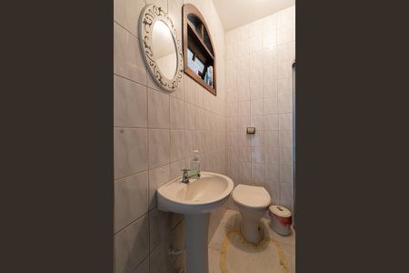 Casa à venda com 110m², 3 quartos e 2 vagas Casa à venda com 110m², 3 quartos e 2 vagasBanheiro de Serviço