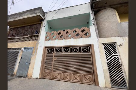 Casa à venda com 110m², 3 quartos e 2 vagas Casa à venda com 110m², 3 quartos e 2 vagasFachada