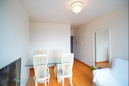 Sala de apartamento para alugar com 2 quartos, 78m² em Petrópolis, Porto Alegre