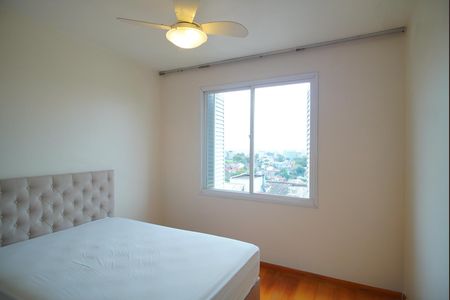 Quarto  de apartamento para alugar com 2 quartos, 78m² em Petrópolis, Porto Alegre