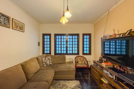 Casa à venda com 104m², 2 quartos e 2 vagas Casa à venda com 104m², 2 quartos e 2 vagasSala