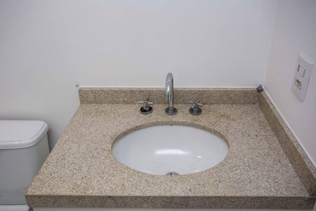 Apartamento à venda com 65m², 2 quartos e 1 vagaBanheiro Social