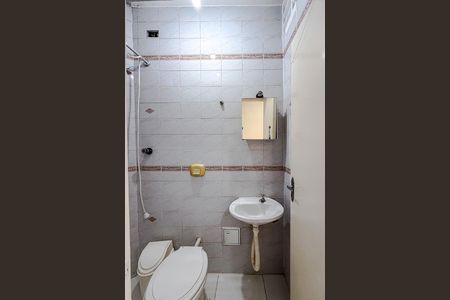 Banheiro de kitnet/studio para alugar com 1 quarto, 25m² em Vila Mariana, São Paulo