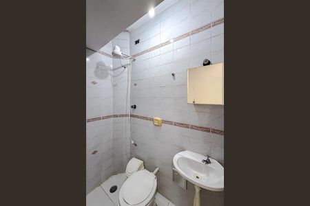 Banheiro de kitnet/studio para alugar com 1 quarto, 25m² em Vila Mariana, São Paulo