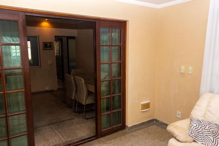 Casa à venda com 120m², 3 quartos e 3 vagas Casa à venda com 120m², 3 quartos e 3 vagasSala