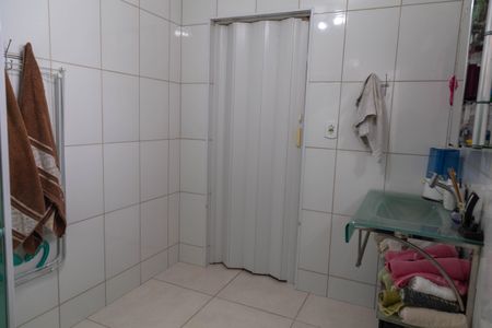 Casa à venda com 199m², 2 quartos e 5 vagasBanheiro da Suíte