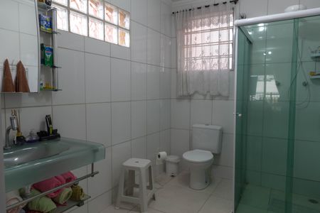 Casa à venda com 199m², 2 quartos e 5 vagasBanheiro da Suíte