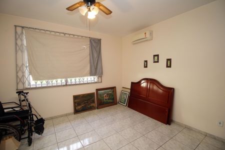 Casa à venda com 310m², 5 quartos e 3 vagasSuíte 2