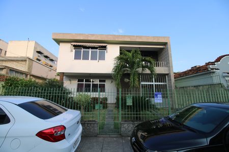 Casa à venda com 310m², 5 quartos e 3 vagasFachada da casa