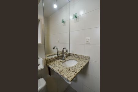 Apartamento à venda com 57m², 2 quartos e 2 vagas Apartamento à venda com 57m², 2 quartos e 2 vagasBanheiro da Suíte