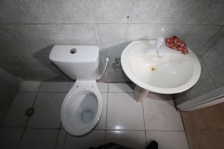 Banheiro de casa para alugar com 1 quarto, 70m² em Vila Diva (zona Norte), São Paulo