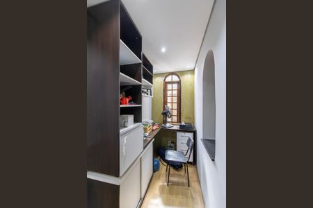 Casa à venda com 236m², 3 quartos e 2 vagasEscritório