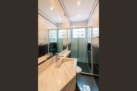 Casa à venda com 236m², 3 quartos e 2 vagasBanheiro