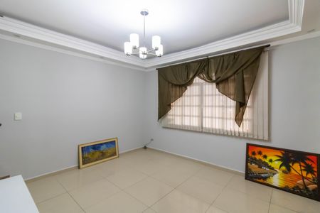 Casa à venda com 236m², 3 quartos e 2 vagasSala