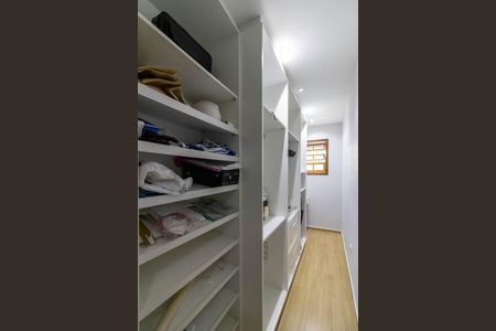 Casa à venda com 236m², 3 quartos e 2 vagasCloset do Quarto 1