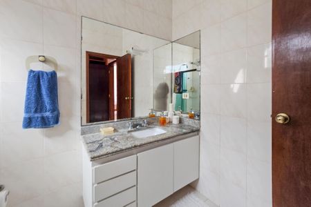 Apartamento para alugar com 500m², 4 quartos e 6 vagasBanheiro da Suíte 2