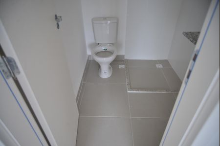 Apartamento à venda com 83m², 2 quartos e 2 vagasBanheiro Social