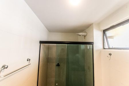 Banheiro de apartamento para alugar com 2 quartos, 75m² em Costa Azul, Salvador