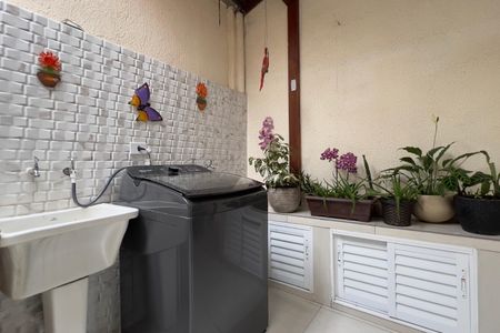 Casa à venda com 200m², 3 quartos e 4 vagasÁrea de Serviço