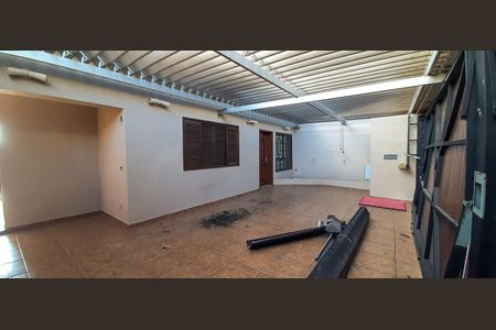 Casa à venda com 550m², 3 quartos e 3 vagas Casa à venda com 550m², 3 quartos e 3 vagasGaragem
