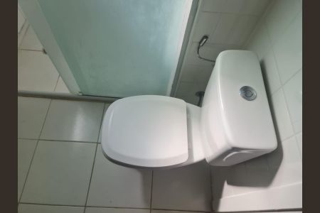 Apartamento para alugar com 55m², 2 quartos e 1 vaga Apartamento para alugar com 55m², 2 quartos e 1 vagaBanheiro da Suíte